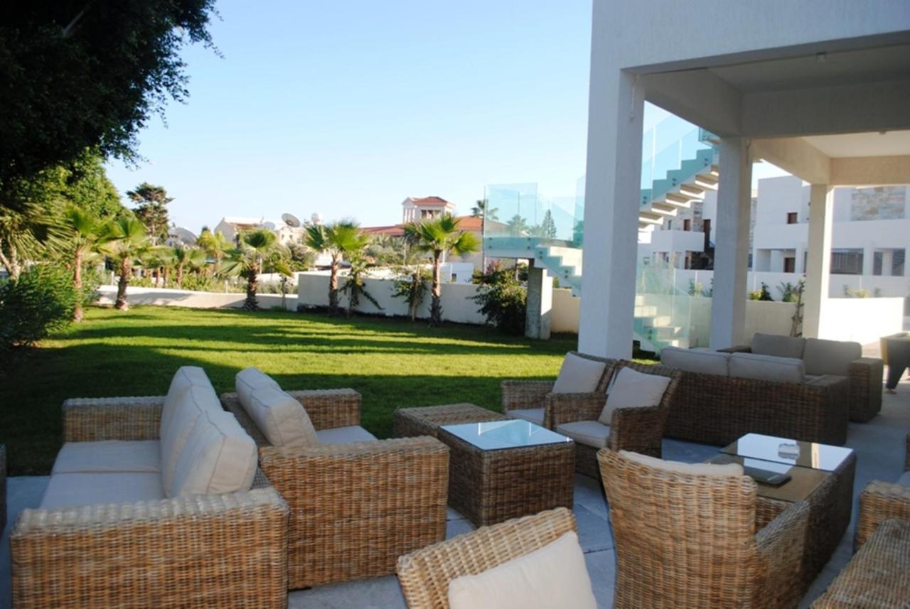 Gold Lagoon Kosher Hotel Paphos Exterior foto