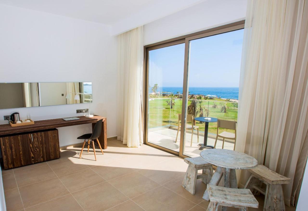 Gold Lagoon Kosher Hotel Paphos Exterior foto